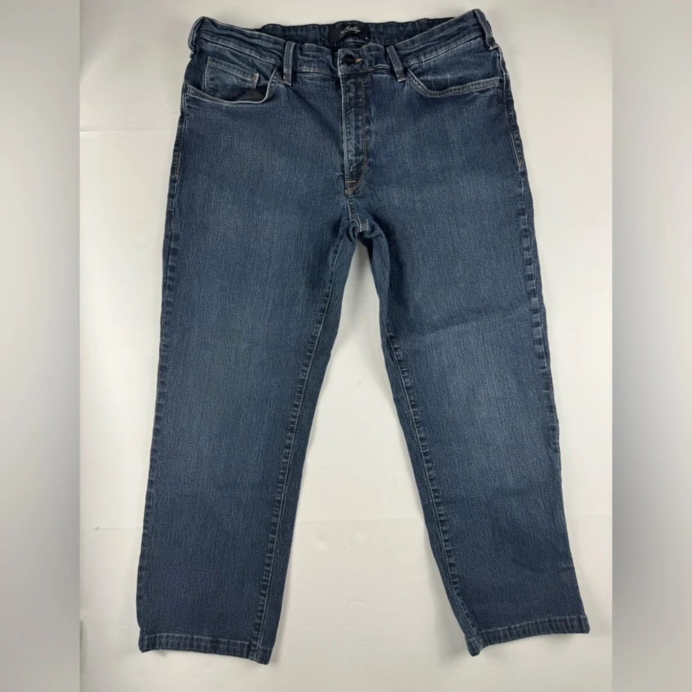 Heritage Men's Relaxed Jeans in Medium Blue